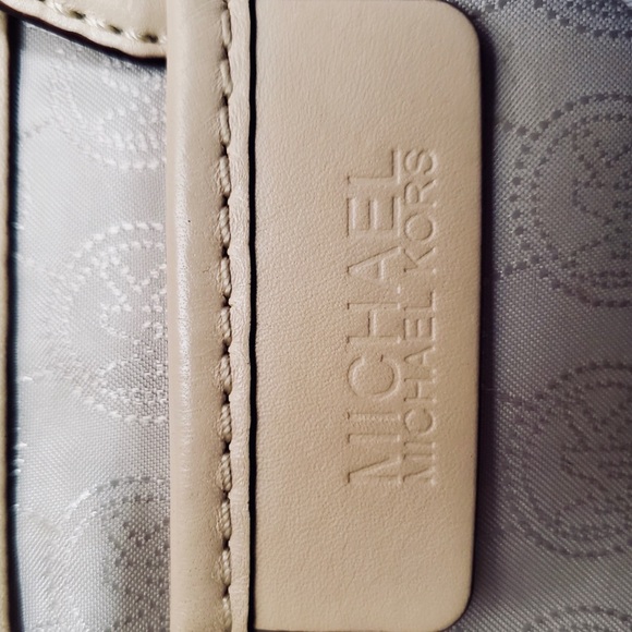 •Sold• MICHAEL KORS LOGO TOTE + reservable Belt - Picture 6 of 8